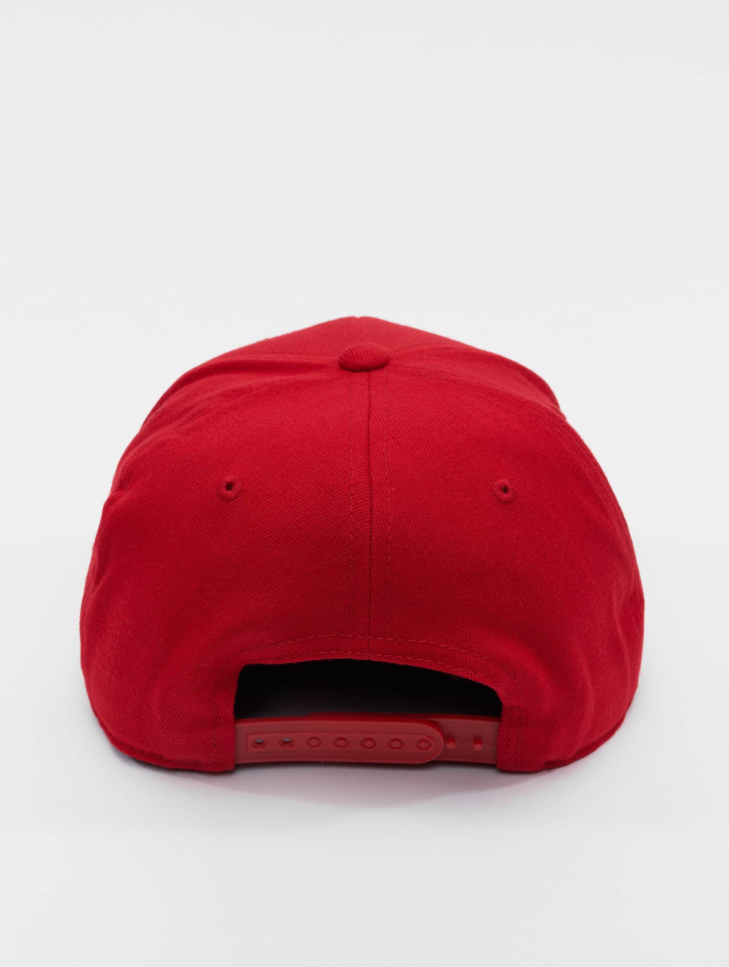 110 Fitted Snapback-308511
