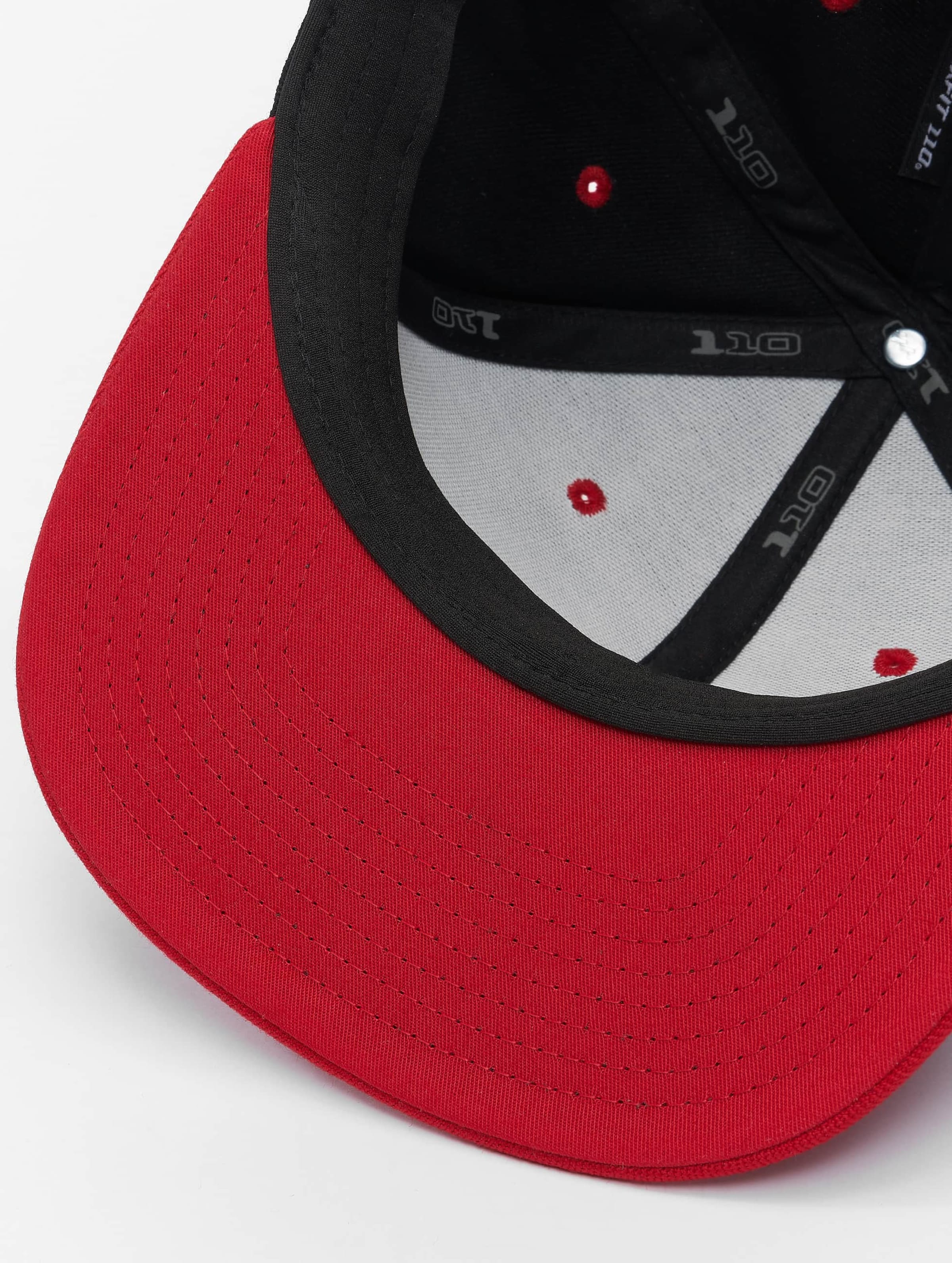110 Fitted Snapback-308648