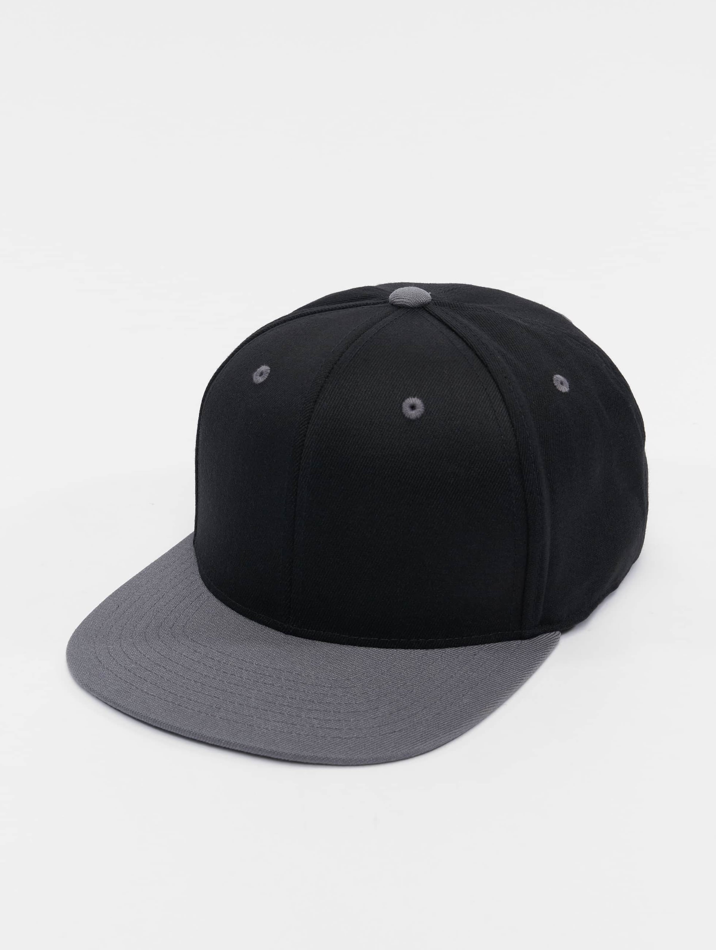 110 Fitted Snapback-308124